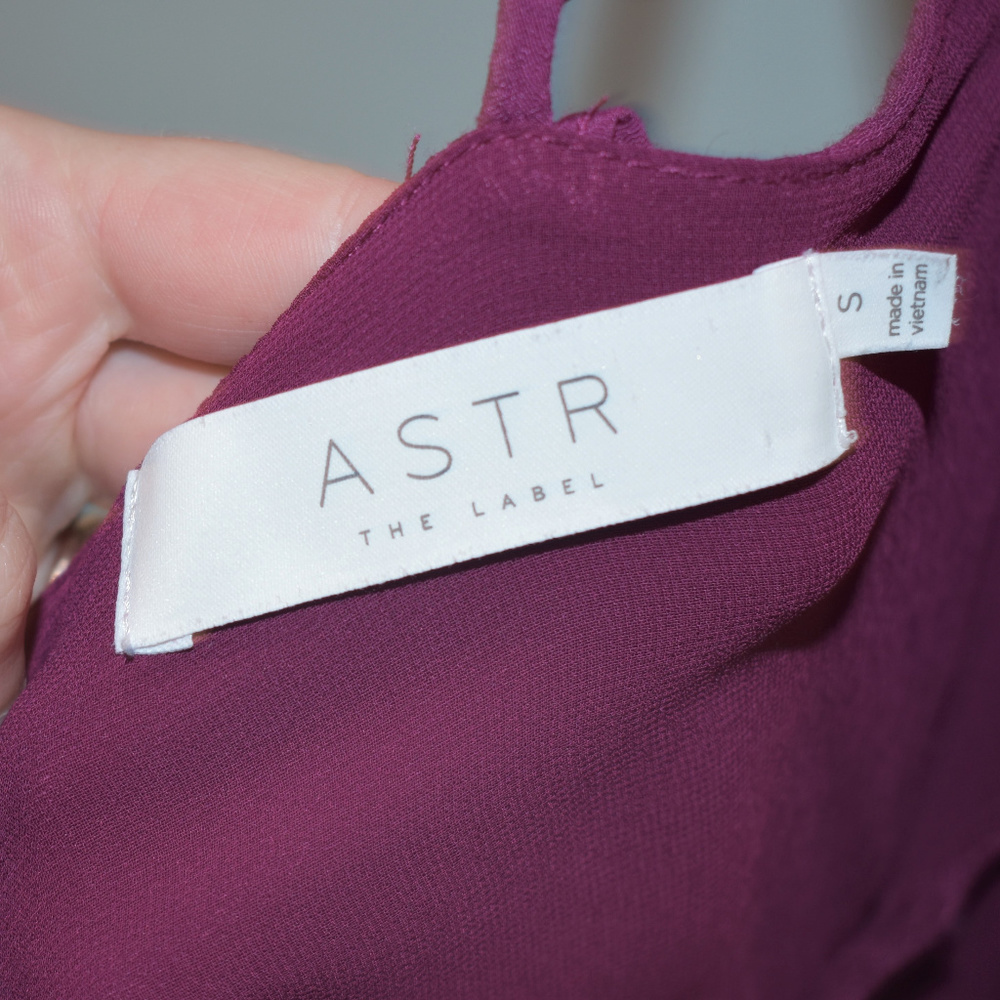 Astr The Label Sleeveless Flutter Sleeve Dress - image 5